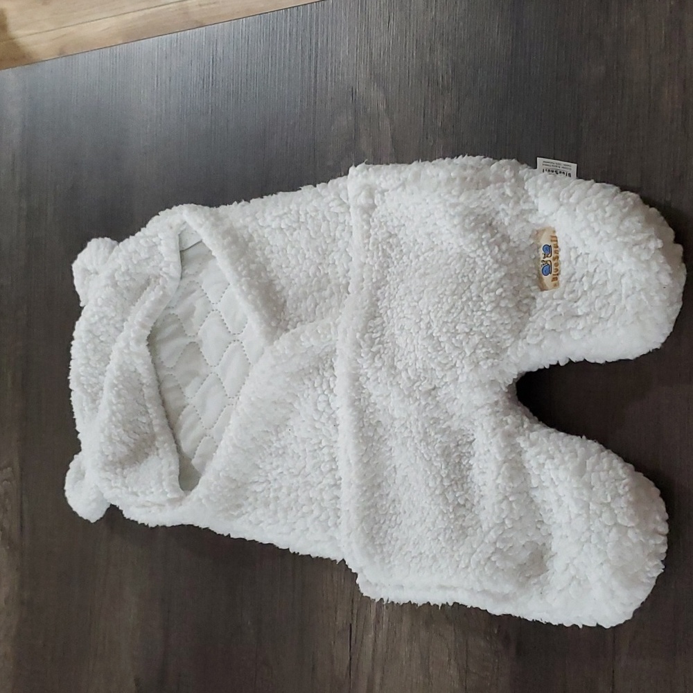 White sherpa baby wear by BlueSnail